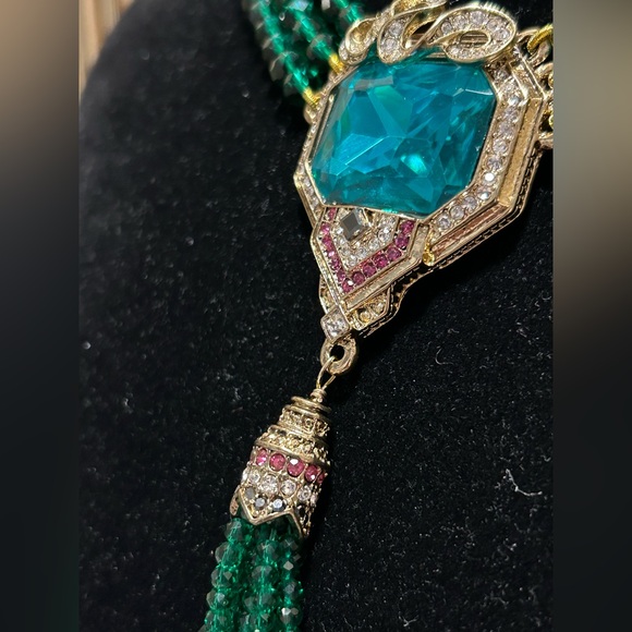 Green beaded statement necklace - Picture 5 of 9